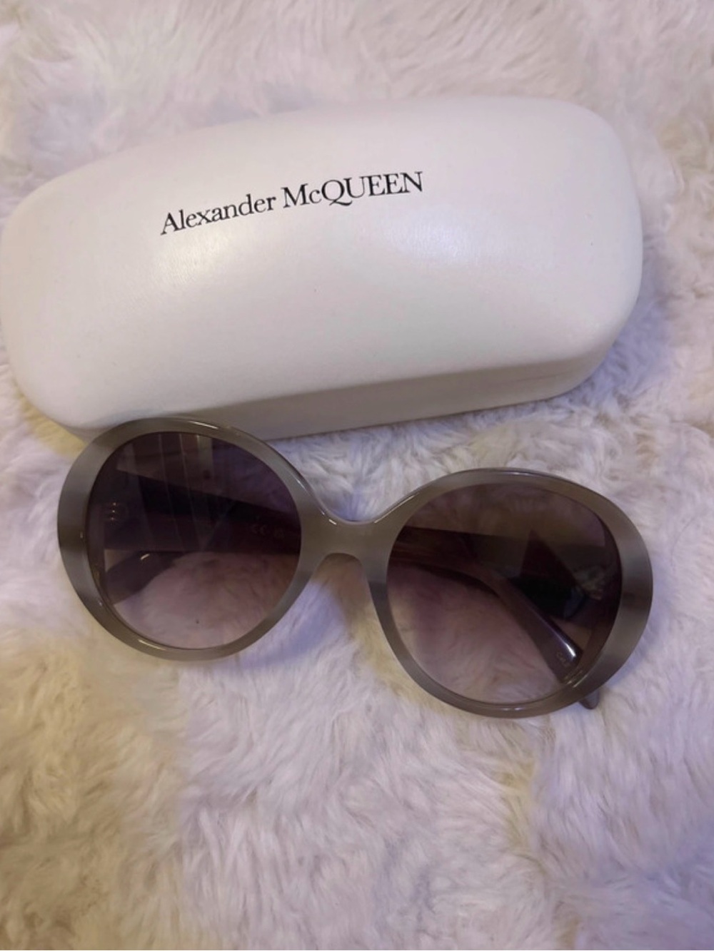 Alexander McQueen Oversized Round Sunglasses in Gray Gradient